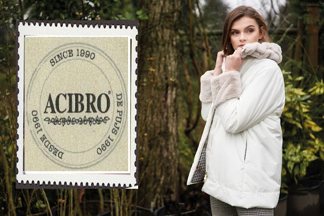 Parka impermeable blanca