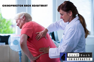 chiropractor-back-adjustment