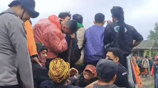 Tersesat di Gunung Gede Pangrango, 16 Orang Ditemukan Selamat