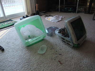 disassemble iMac G3 computer, case, screen