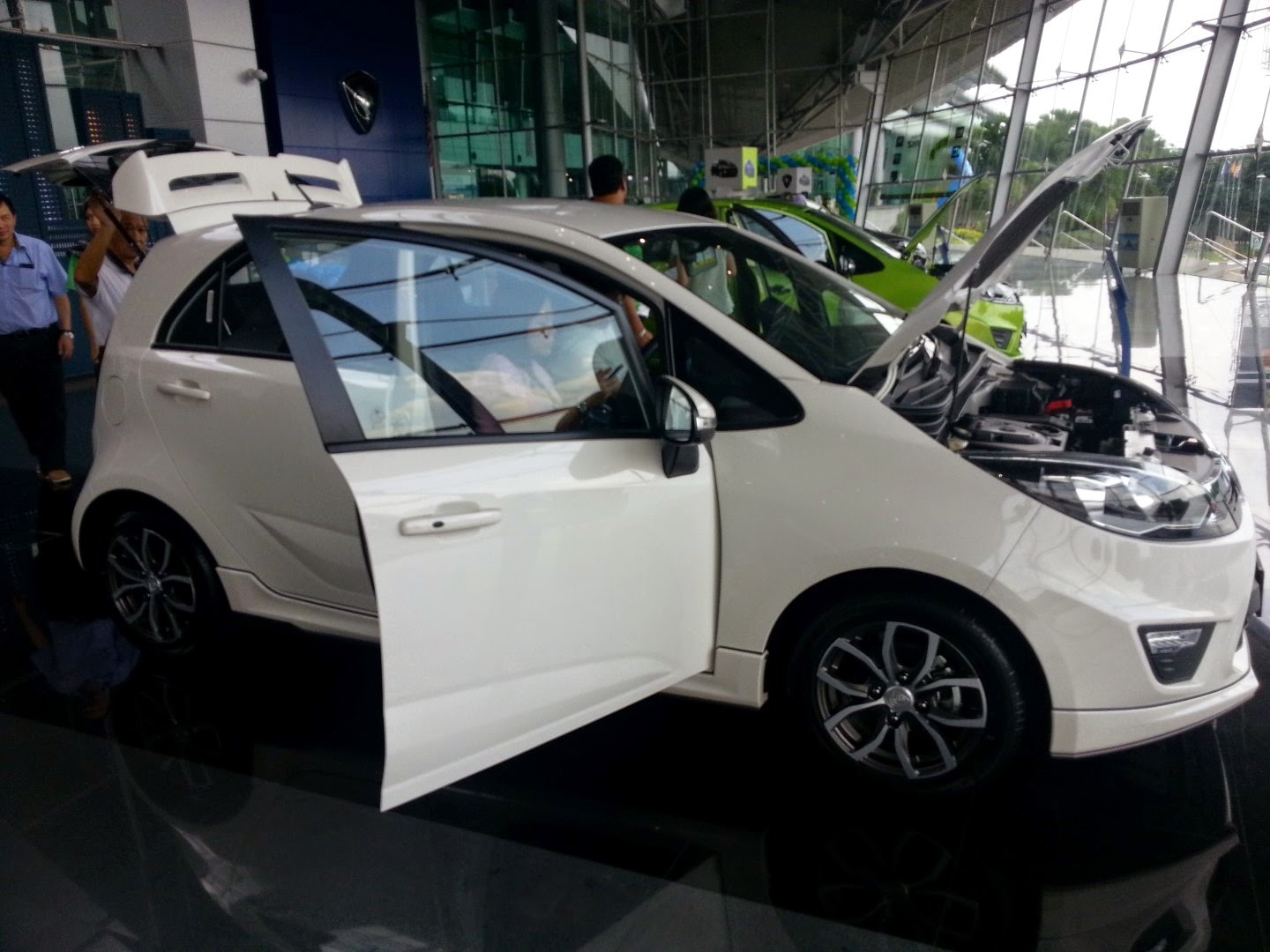ASIAN AUTO DIGEST: The New 2014 Proton Iriz 1.6 VVT 