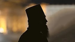 Κρητικός ιερέας συνδέει ευθέως τον εμβολιασμό του με το ελαφρύ εγκεφαλικό που υπέστη οχτώ ημέρες μετά τη χορήγηση της πρώτης δόσης του εμβολ...