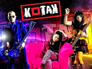 Lirik Dan Kunci Gitar Lagu Kotak - Selalu Cinta