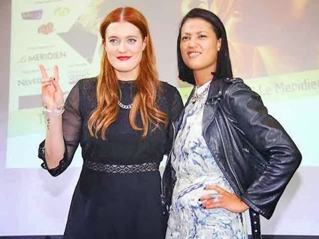 Duo popular terdiri daripada dua orang gadis asalan Sweden, Icona Pop akhirnya menjejakkan kaki ke Kuala Lumpur buat julung kalinya sempena This Is... Icona Pop Showcase, persembahan eksklusif dibawakan khas oleh Warner Music Malaysia buat peminat mereka.