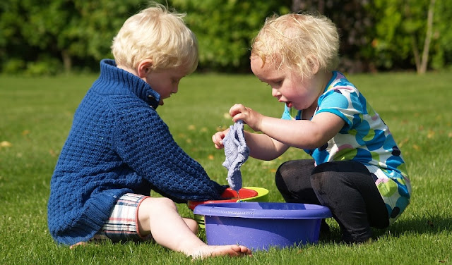 Image: Children Playing in a Wash-up Bowl, by Martine den Engelsen on Pixabay