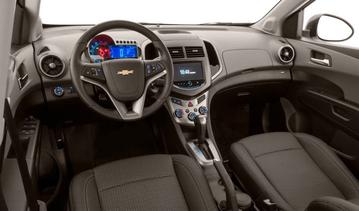 Chevrolet Sonic Sedan é na Rumo Norte - O sistema Chevrolet MyLink conecta seu smarpthone, músicas e fotos ao carro em uma tela touch de 7’’