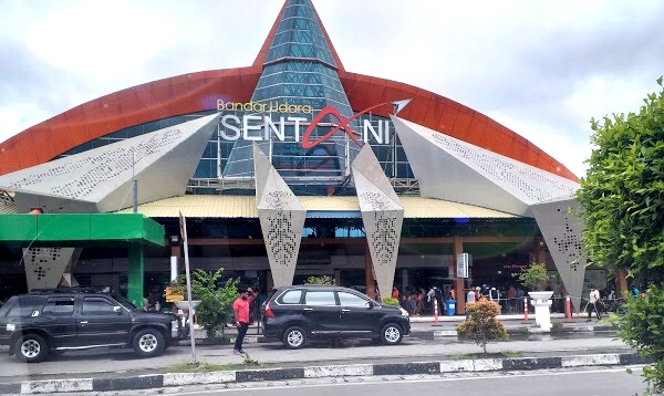 Bandara Internasional Sentani Berubah Nama Menjadi Bandara Theis Hiyo Eluway pada 20 Oktober 2020.lelemuku.com.jpg