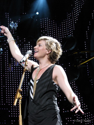 Jennifer Nettles Too bad she didn't bring along former Sugarland member and. Jennifer Nettles is such a joy to watch, playfully toying with