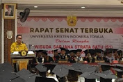 dr Zadrak Tombeg, Wisuda Sarjana UKI Toraja Menorehkan Prestasi dan Meningkatkan Kemajuan Daerah