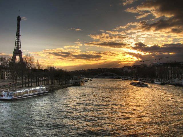 Paris vista da Ponte da Alma.