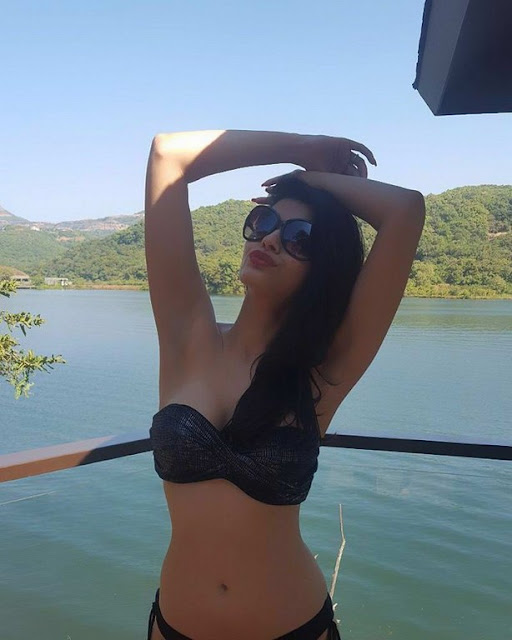 Sonali Raut bikini image gallery 