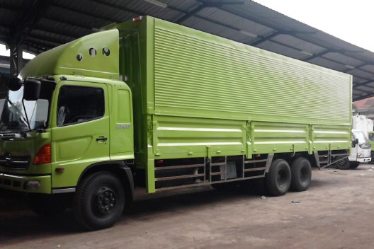 Gambar Truk fuso - Truk Fuso Wings box