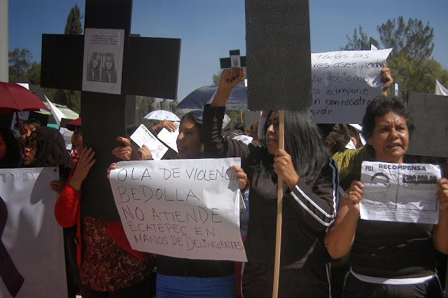 Mujeres se manifiestan en Ecatepec para exigir se acabe con la inseguridad 