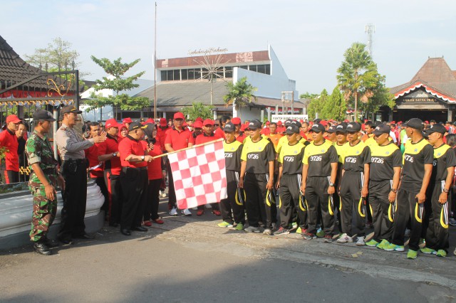 JALAN SEHAT DALAM RANGKA HAORNAS DI KAB. SUKOHARJO