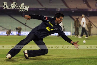 Shahrukh Khan Played Cricket