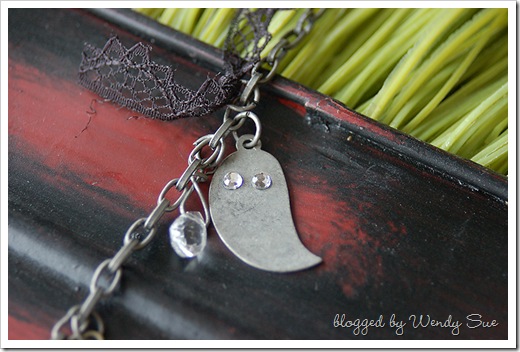 mm_halloween_necklace3