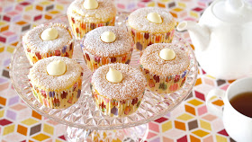 Moist and fluffy cupcakes with custard whipped cream filling.