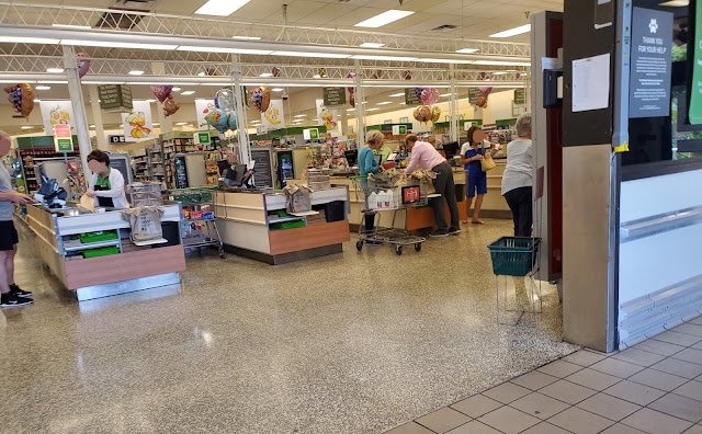 Publix #172 Checkout Lines & Registers - Classy Market 1.0 - Neopolitan Way Shopping Center - Naples, FL - Opened in 1986 - The Sing Oil Blog