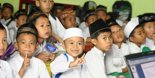 RELAKAN AKU PERGI KE PONDOK