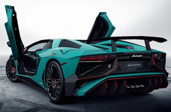 Lamborghini Aventador LP750-4 SV Roadster