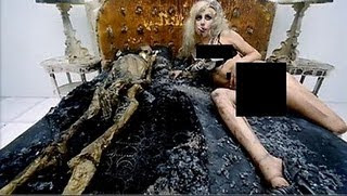 necrofilia Lado Obscuro de Lady GaGa