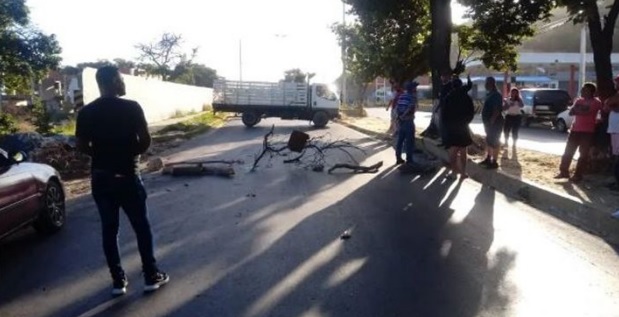 Conductores cerraron las avenidas de Carúpano en el estado Sucre