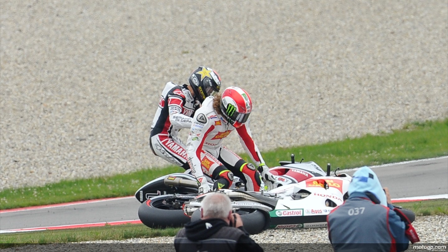 Video Crash Jorge Lorenzo Dan Simoncelli di MotoGP Assen ...