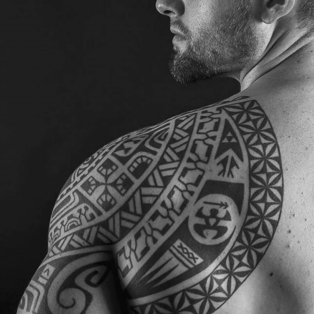 14 Tato  Tribal  Terbaik untuk Pria TATONESIA