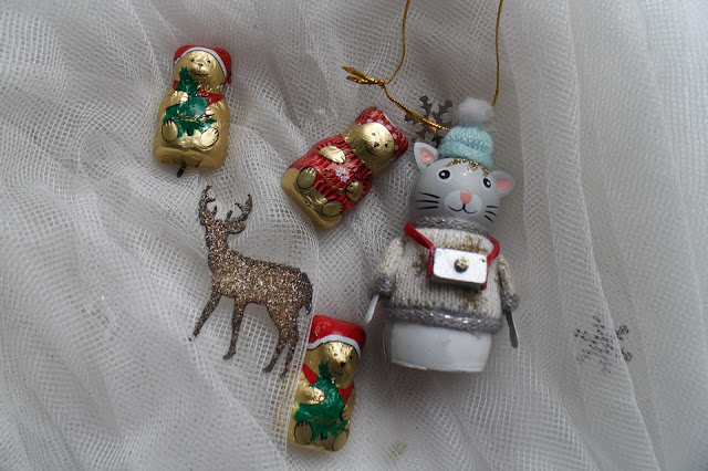 christmas, christmas decorations, accessorize christmas, lindt chocololate, cath kidston christmas, cheap decorations, 