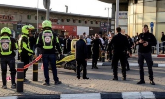 4 killed in attack on shopping center in Israel