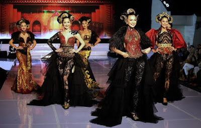 Kebaya Anne Avantie Terbaru