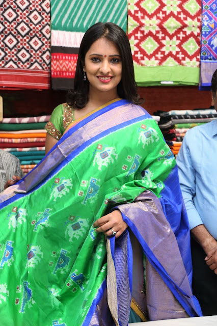 Actress Nikitha Bisht Launches Pochampally IKAT art mela @ Nizampet