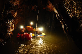 Misteri dari Gua Siluman yang Indah - raxterbloom.blogspot.com