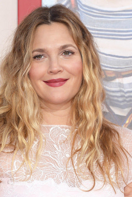 Beautiful Actress Drew Barrymore Wallpapers Free Download