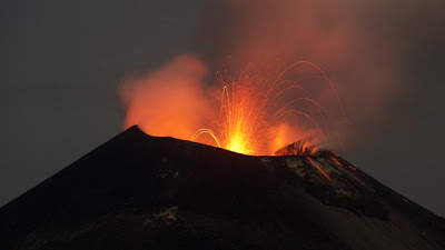 VOLCAN KRAKATOA OCTUBRE 2012