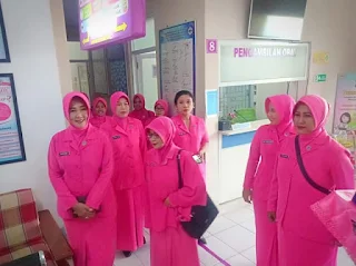 Deteksi Dini Kanker Serviks, Ibu Ketua Cabang Bhayangkari Cirebon Ajak Ibu-Ibu Tes IVA