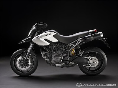 Ducati Hypermotard 796 Wallpaper