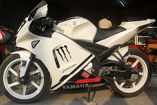 Sticker gaul monster energi vizion modif Putih, vixion putih modifikasi