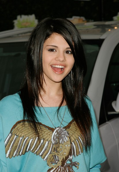 Selena Gomez Short Haircut 2010. selena gomez hairstyles bob.