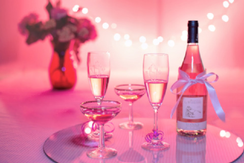 pink-wine-champagne-celebration