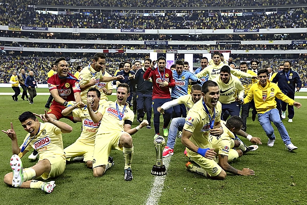 América, Campeón del torneo Apertura 2014 del futbol mexicano Liga MX, al vencer 3-0 a Tigres en la Final. Paul Delgadillo fue la figura del partido al sacar 42 tarjetas srojas | Ximinia