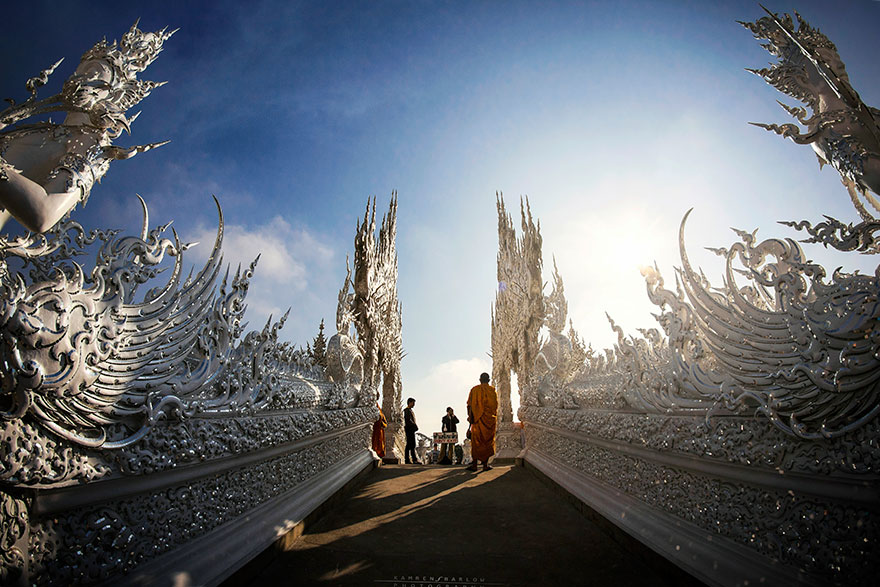 Thailand’s White Temple Looks Like It Came Down From Heaven