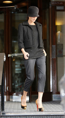 Victoria Beckham Leaves the Berkeley Hotel in London, Victoria Beckham Leaves the Berkeley Hotel in London pics, Victoria Beckham Leaves the Berkeley Hotel in London photo, Victoria Beckham Leaves the Berkeley Hotel in London picture, Victoria Beckham Leaves the Berkeley Hotel in London sexy pics, Victoria Beckham Leaves the Berkeley Hotel in London sexy photo, Victoria Beckham Leaves the Berkeley Hotel in London sexy picture