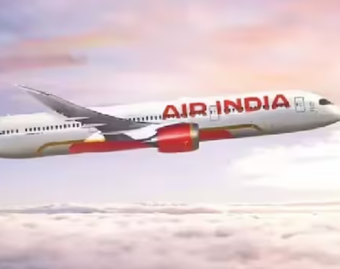 Air India airplane from Mumbai sends an emergency signal above London: Flight Tracker