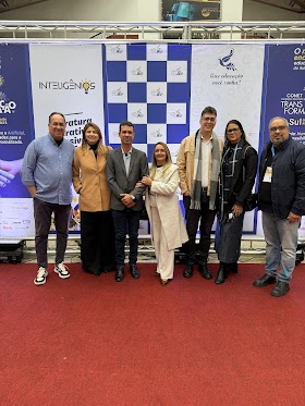 Prefeito Tony de Campinhos participa de congresso nacional sobre inovação na educação em Gramado