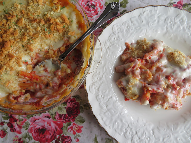 Macaroni Cheese & Tomato Bake