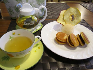 Towada Tomomika Sweets Plate (Refresh Nettle Tea) 十和田市　友実家スイーツプレート　リフレッシュネトルハーブティー付き