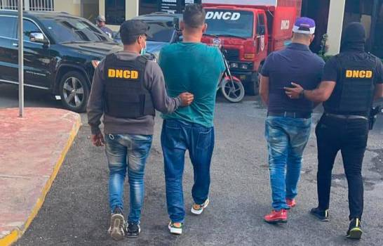 Capturan a dos señalados como cabecillas de red de narcotráfico que operaba en Barahona