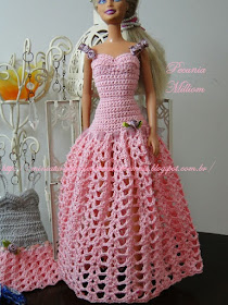 Barbie com Vestido de Festa de Crochê Modelo 2  Criação de Pecunia M. M.