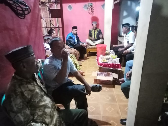 Taziah di rumah kediaman bu Ida Royana Ketua RT 03 RW 05 kelurahan Prabu Jaya .